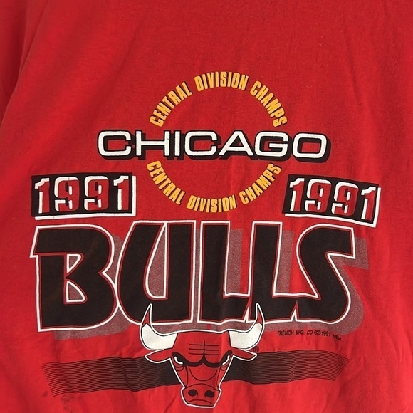 Vintage Chicago Bulls NBA ‘91 Division Champs Tee Shirt In Red - Size XL - Picture 8 of 13